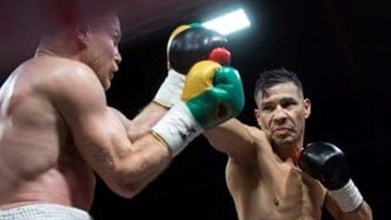 Martínez ganó con claridad a McGowan