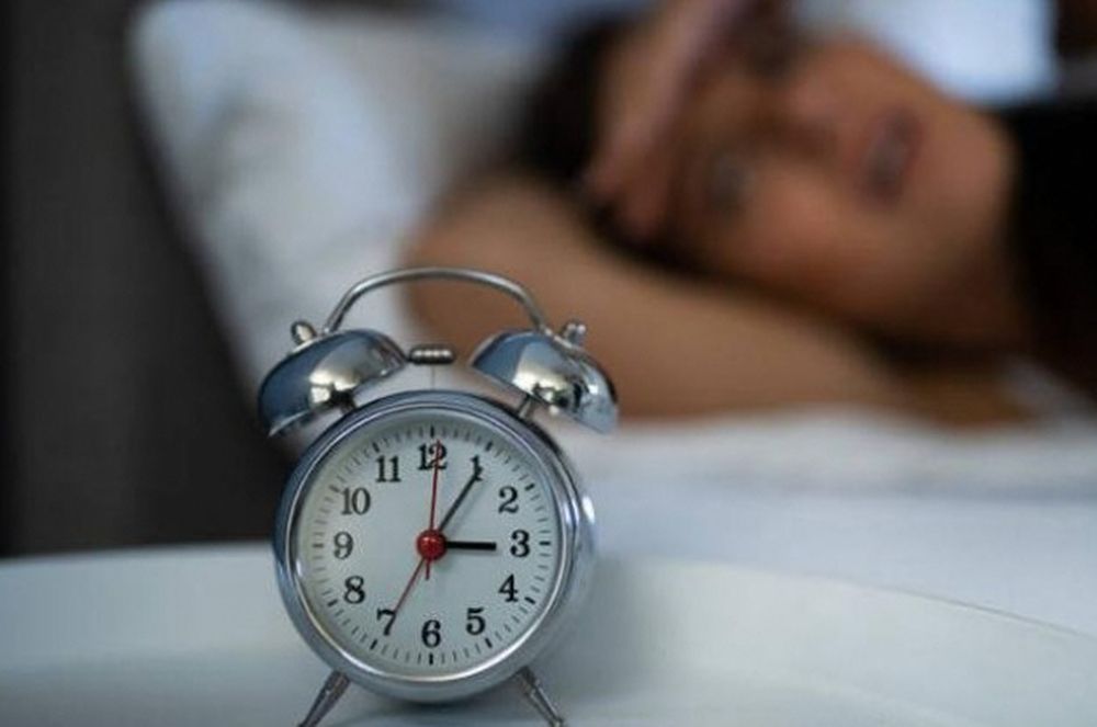 “No me puedo levantar”: qué es la inercia de sueño y cómo reducirla