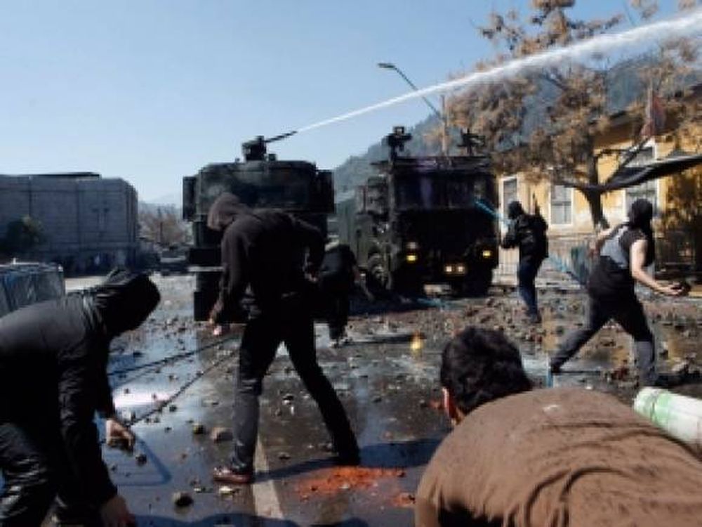 Chile: Nuevos enfrentamientos entre estudiantes y carabineros