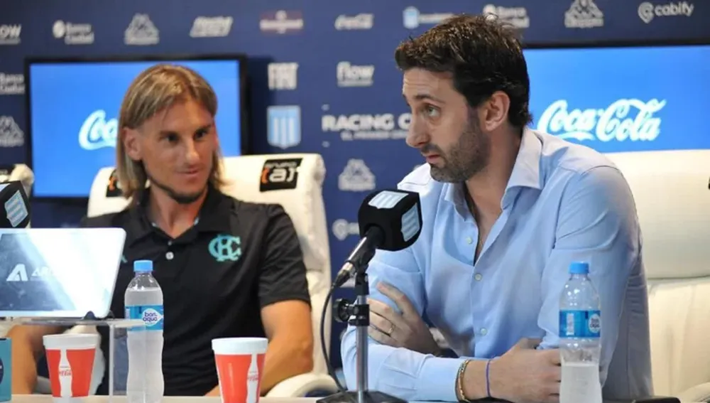 Beccacece le pidió a Milito que se quede en Racing