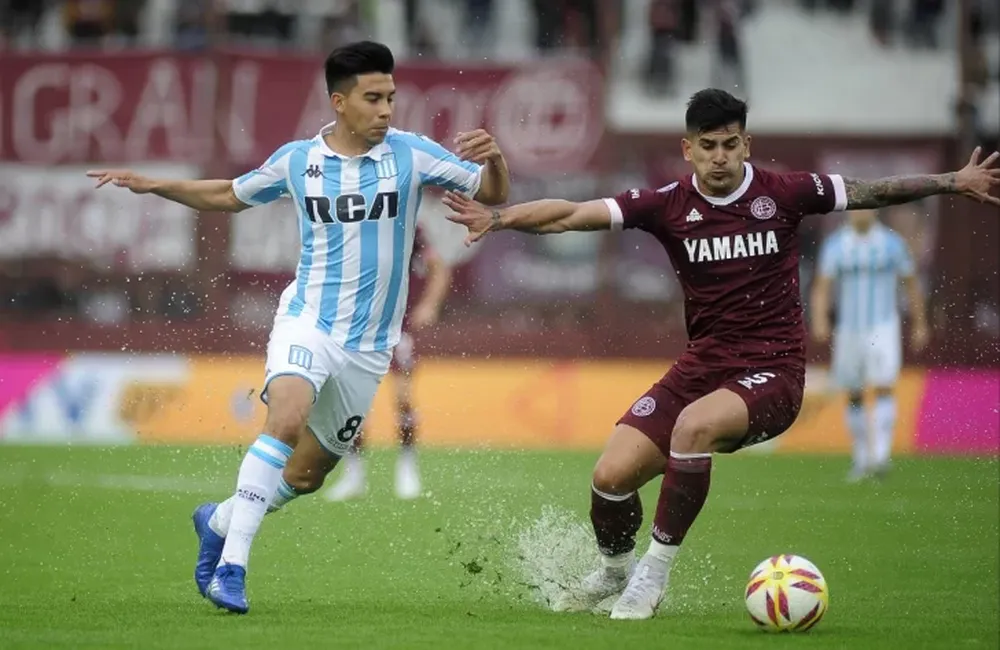 Racing superó con lo justo a Lanús y sigue como único puntero