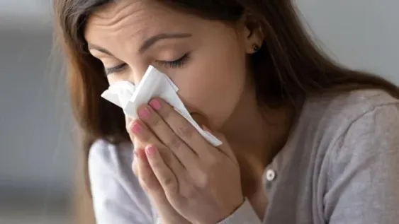 Detectan los primeros síntomas de Covid-19: son casi imperceptibles