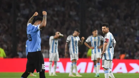 Messi admite que la derrota con Uruguay “es una prueba” y llama “a levantarse en Brasil”
