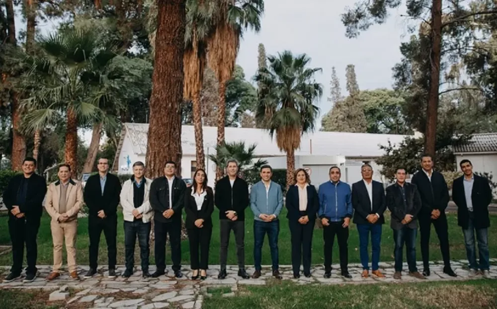 Tras un encuentro por la campaña, Uñac respaldó la liga de intendentes