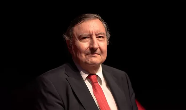 Ricardo Manuel Rojas es un ex juez de extensa trayectoria profesional y académica