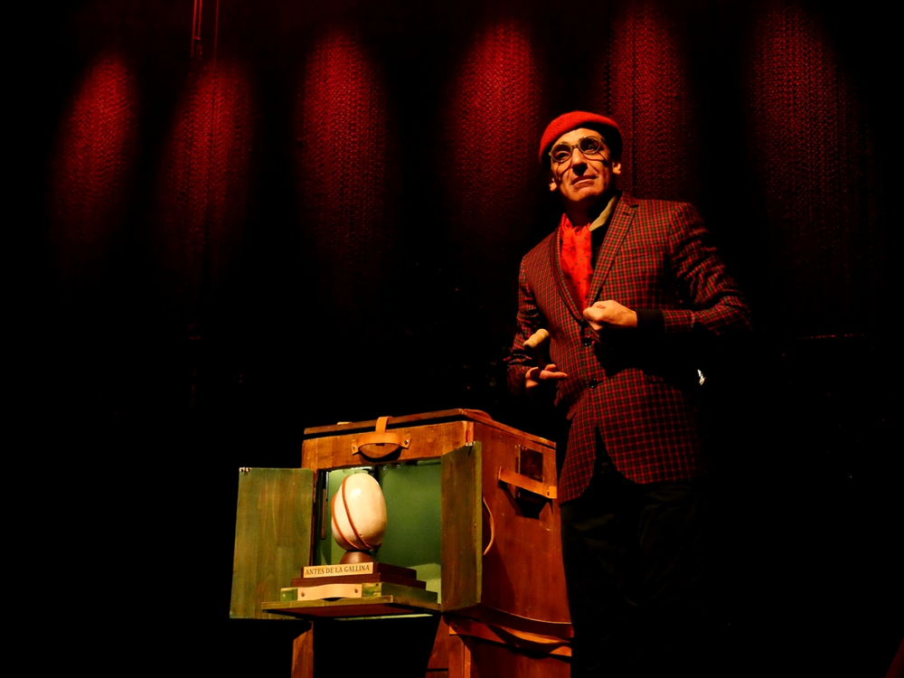 La Agenda Cultural de San Juan incluye la exitosa obra El Equilibrista, de Mauricio Dayub.&nbsp;