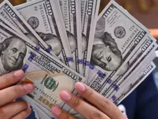 El dólar oficial aumentó 20 pesos y el dólar blue en San Juan se mantuvo en $1.460.. El dólar oficial aumentó 20 pesos y el dólar blue en San Juan se mantuvo en $1.460..