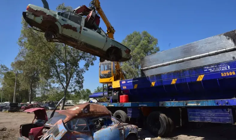 Se les acabó el tiempo: 1800 motos y 182 autos secuestrados serán compactados