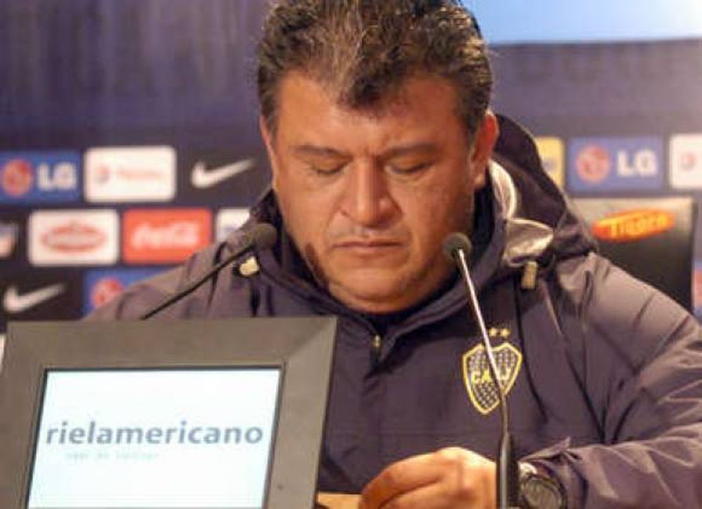 Borghi mete presión por Fierro