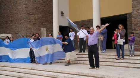 Sanjuaninos festejaron la elección de Bergoglio en la Catedral
