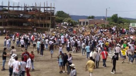 Al menos cuatro muertos por el desplome de una gradería en una plaza de toros de Colombia