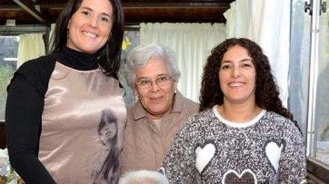 Cien velitas para Feliza Arredondo