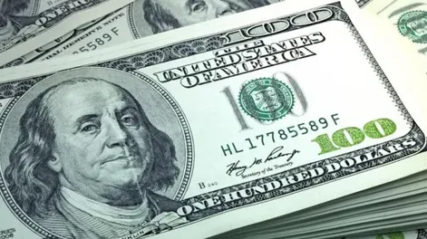 El dólar blue cerró con un nuevo incremento y se cotizó este viernes a 574 pesos