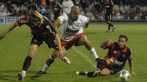 Brujería de Estudiantes: 1 a 0 a Newells en Rosario