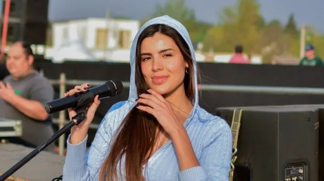 Quién es Valentina Olguín, la cantante acusada de usar el CUIT de Orrego y otros 5 gobernadores para comprar ropa en el exterior