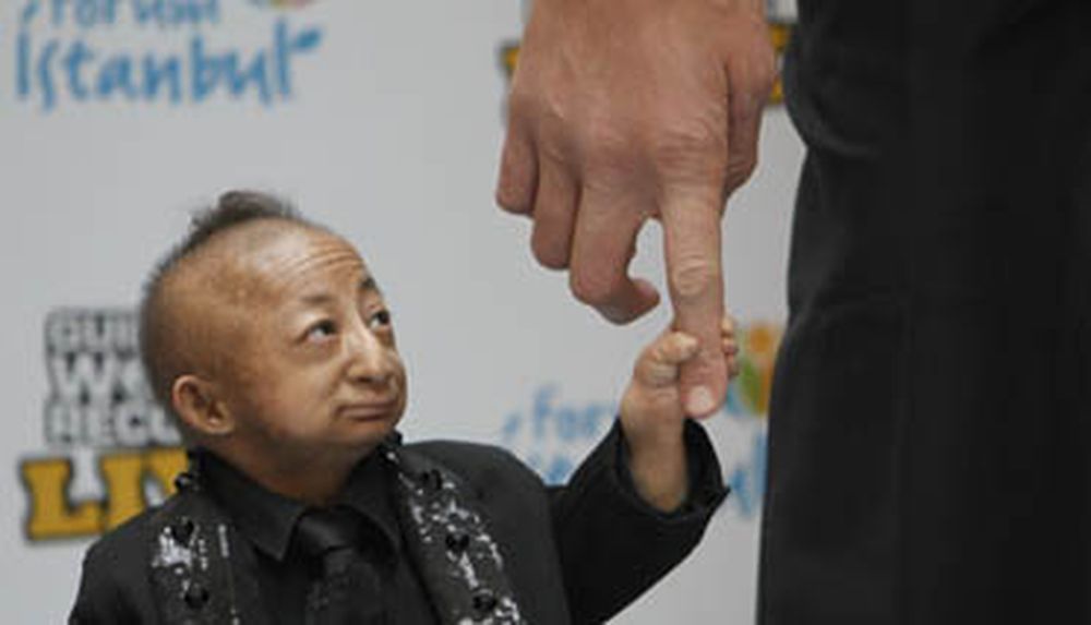 El hombre más alto y el más bajo, juntos
