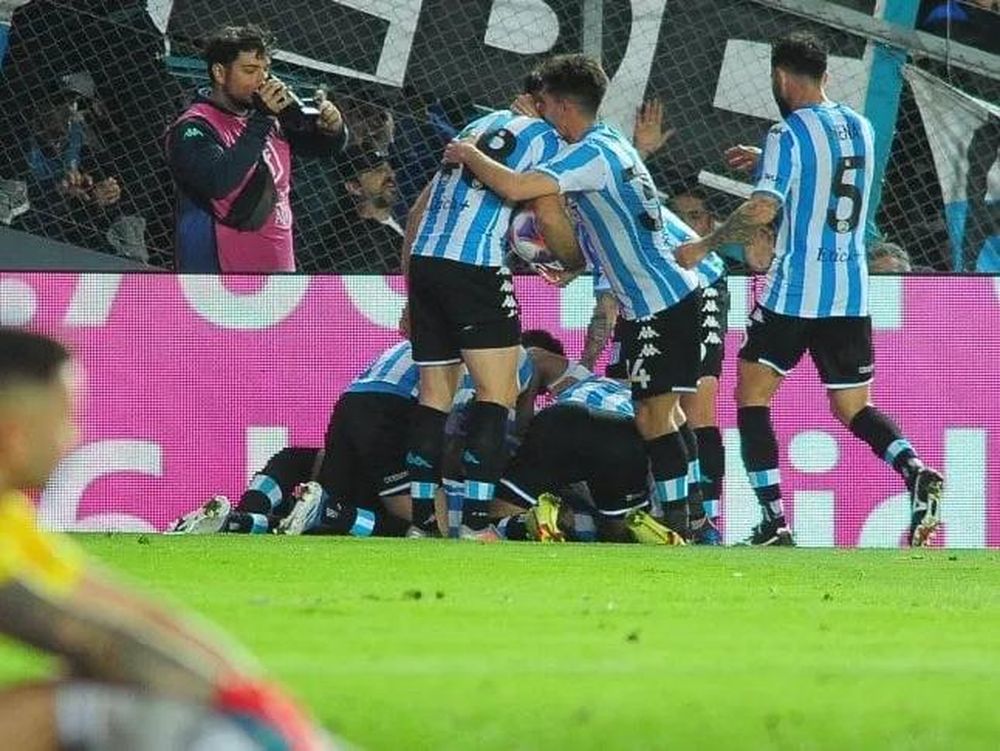 Racing Club venció a Argentinos Juniors y se prende en la lucha