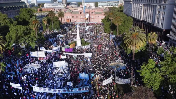 Pase de factura de los K al Presidente