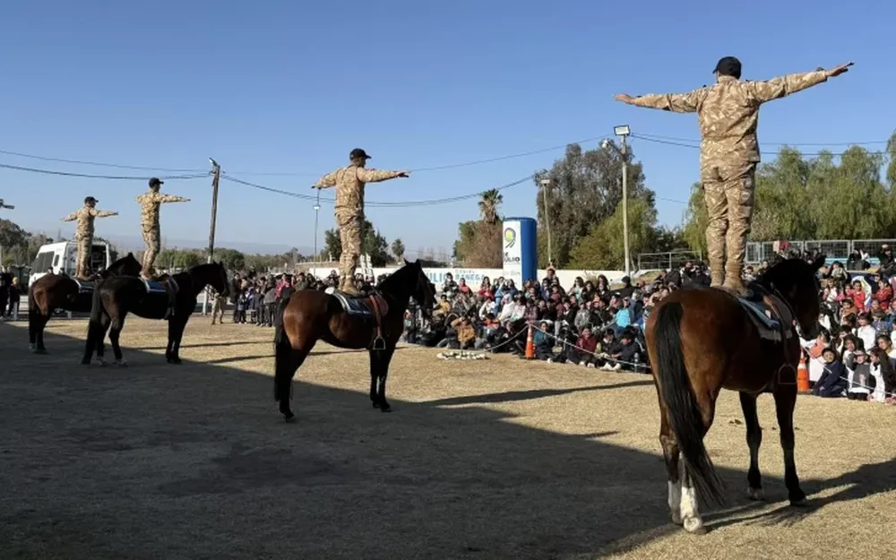 Una exhibición policial en 9 de Julio