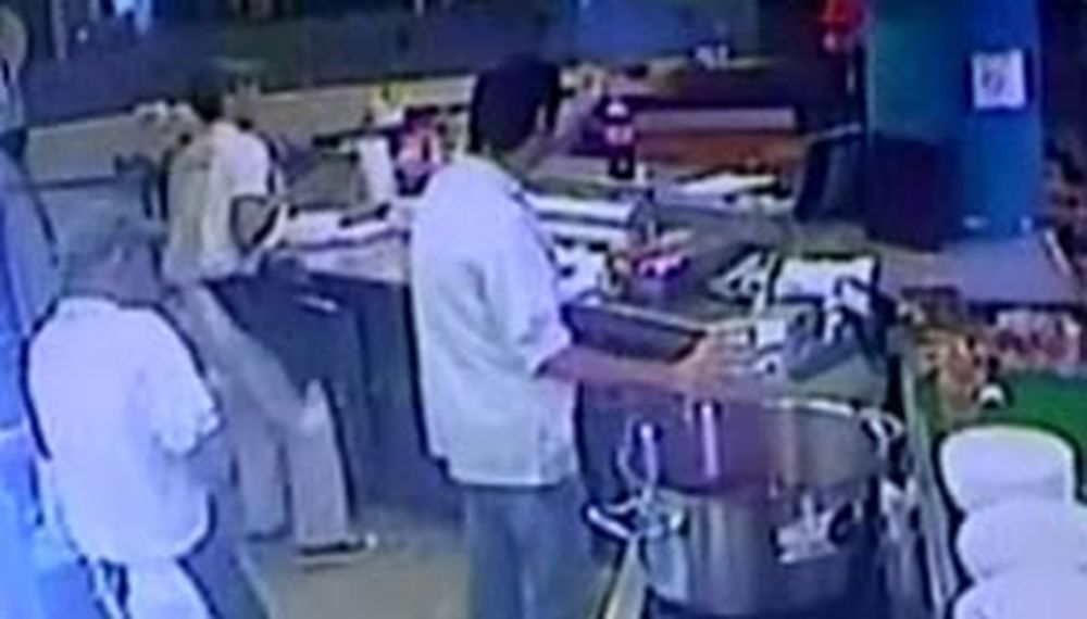 Brutal crimen en una pizzería conmueve a Uruguay