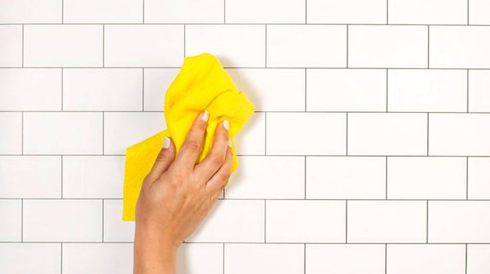 Cómo limpiar los azulejos de la cocina y dejarlos brillantes en menos de 15 minutos