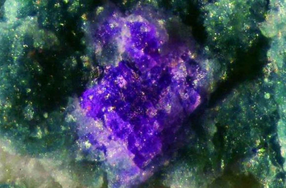 Nueva roca púrpura  hallada en Australia