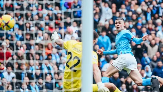 Con Julián en el banco, ganó el Manchester City