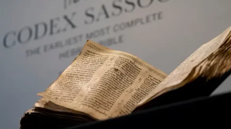 Vendieron la biblia hebrea más antigua del mundo en más de US$38 millones