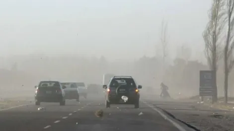 Alertan por la llegada de viento Zonda y nevadas en la alta montaña.