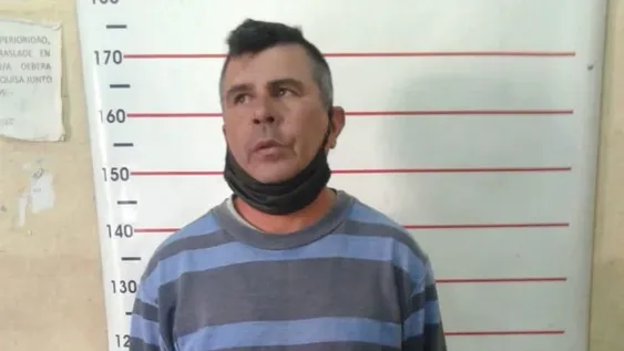 Reo que se quedó en Caucete por el brote de casos golpeó a su pareja y le robó plata