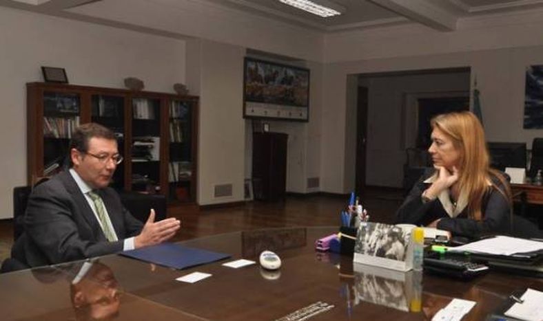 Giorgi exhortó a fabricar bienes y a la compra local