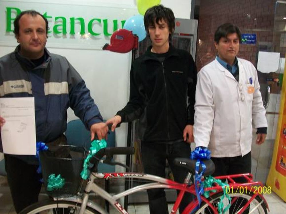 Betancur, premia a los clientes