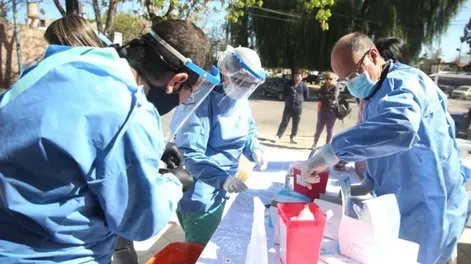 Coronavirus en Argentina: cayó 25% el número de contagios y 400% los decesos