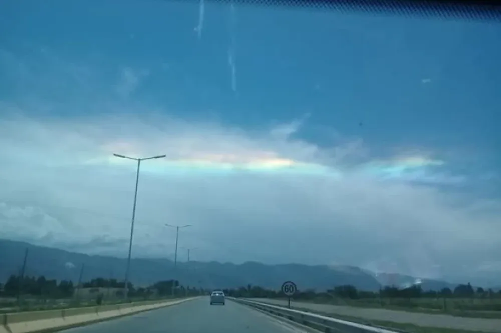Un extraña imagen en el cielo causó sorpresa y temor en las redes sociales