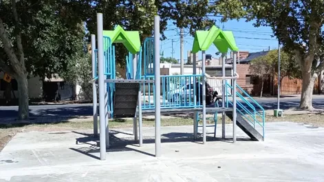 Nuevos juegos infantiles en el Barrio Huarpes