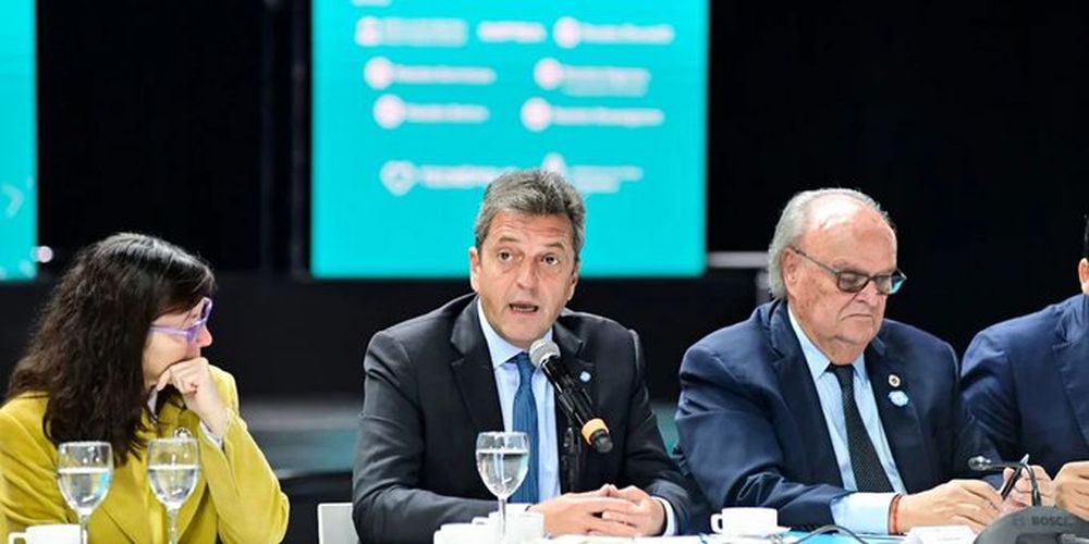 Massa fustigó la dolarización: “Milei apunta a salarios de 100 dólares y dólares a 1.900 pesos”