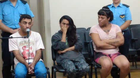 El Pata de Mono, Pampita y Brisa Mallea, los tres detenidos tras quemar a un hombre en la Terminal de Ómnibus de San Juan.&nbsp;