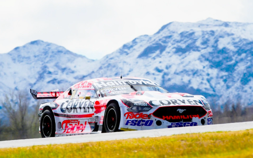 Líder. El Mustang de Werner fue el mejor en el autódromo de San Luis. Tobías Martínez llegó en la posición 25.