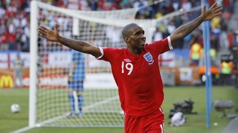 Defoe salvó el hundimiento