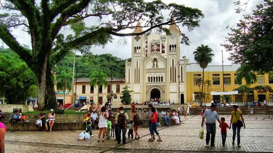 conmocion en colombia: una nina de 12 anos mato a una adolescente de 14 porque le hacia bullyng
