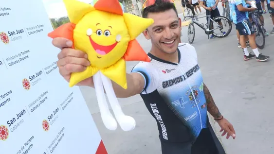 Mauricio Páez protagonizó un sprint infartante y pegó primero en el Giro del Sol