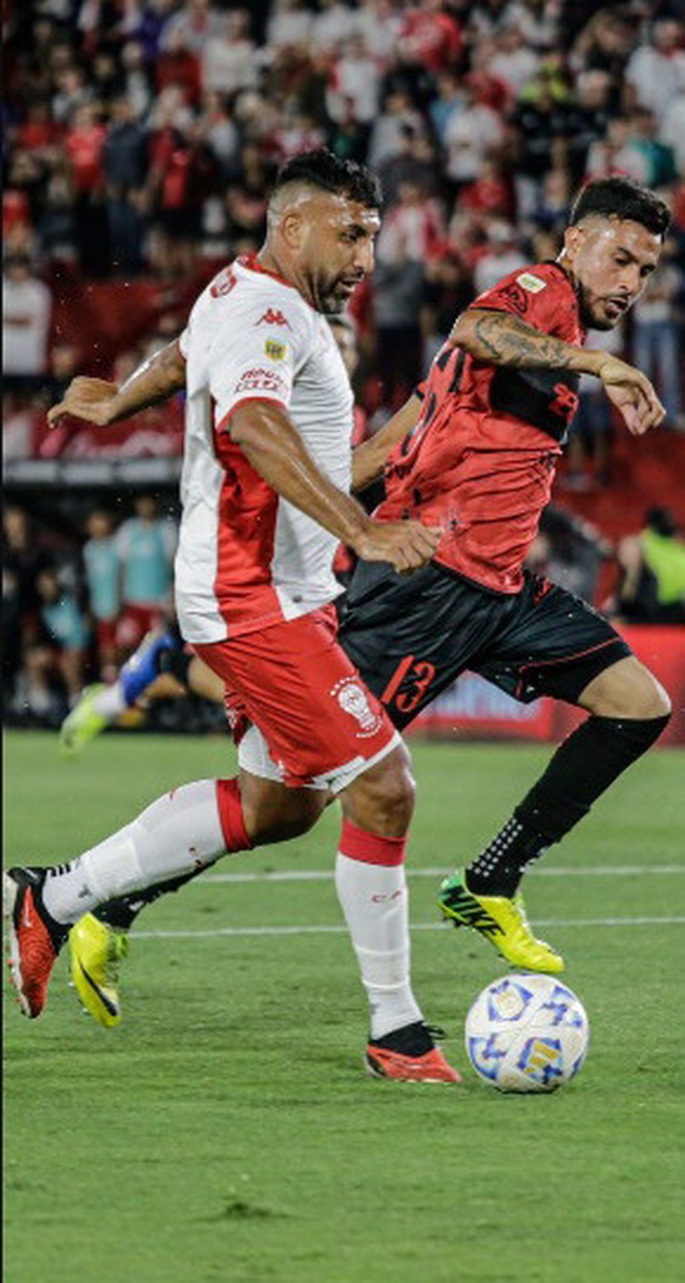 Wanchope Abila cuota de gol y símbolo de Huracán.