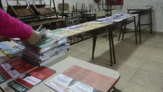 Más de 33 millones de ciudadanos votan este domingo en el país