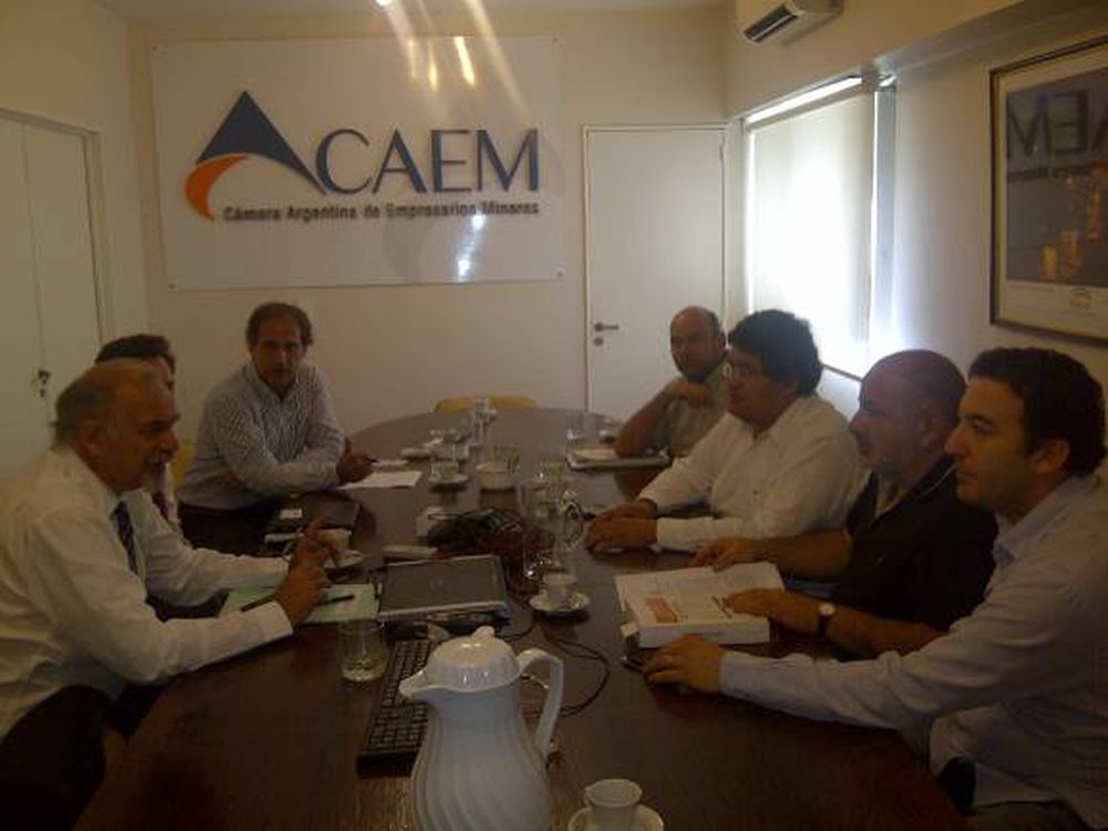 Jerárquicos ponen a punto su primer convenio colectivo