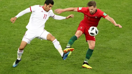 Ni el penal errado de CR7 ni la arremetida iraní impidieron la clasificación de Portugal