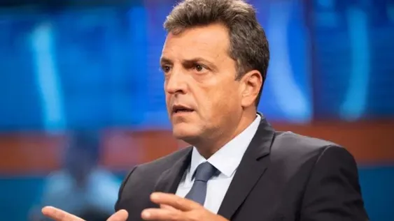 Massa denunció que la oposición difundió su teléfono: le llegaron 460 mensajes