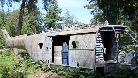 Macabro helicóptero chileno en parque inglés de juegos