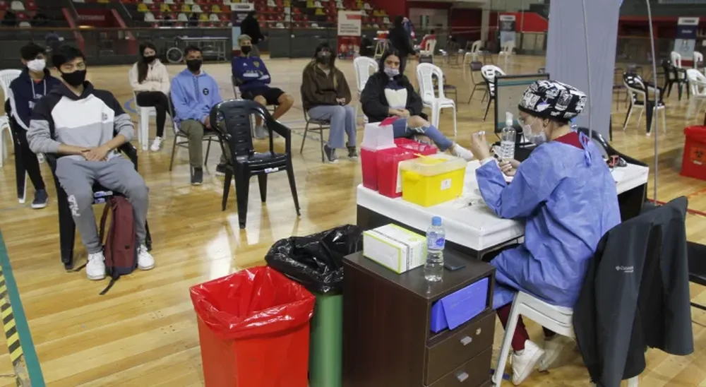 Dónde y a qué hora vacunarán contra el coronavirus a los sanjuaninos este fin de semana