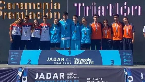 Bronce. El equipo de Triatlón terminó tercero en la competencia Mixta.