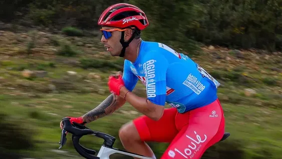 A TIRO, del malla líder, largará la última etapa hoy el sanjuanino Nicolás Tivani, en la prueba portuguesa.